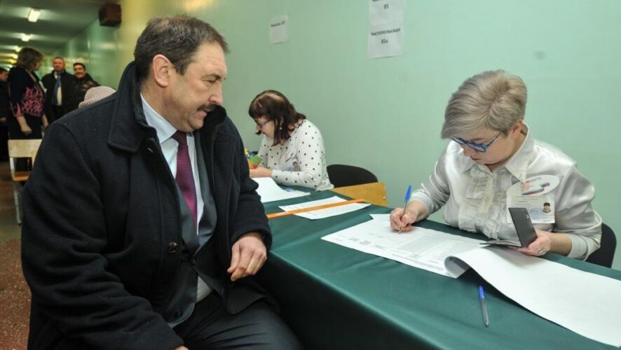 На выборах президента России проголосовал премьер-министр Татарстана Алексей Песошин