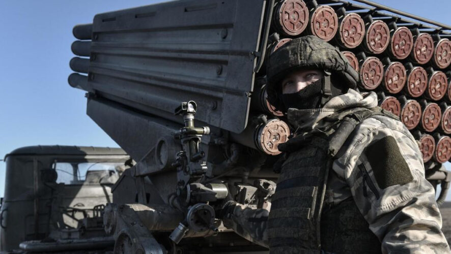 Украинские военные осущeствляли переброс подкрепления ночью.