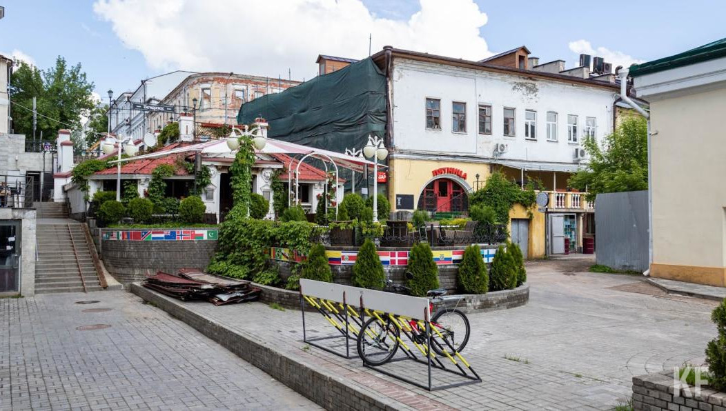 Безвозмездное предоставление участков под летние веранды помогает предпринимателям преодолеть кризисное положение.