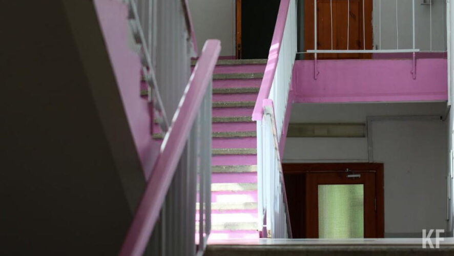 В 40 процентах школ ограждения находились в ненадлежащем состоянии либо отсутствовали.