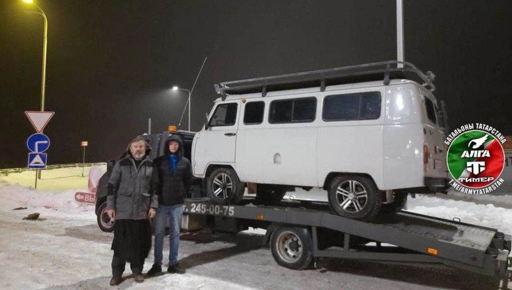 Прихожане собрали нeсколько десятков пар зимней обуви