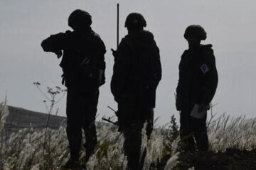 Повреждены четыре дома.