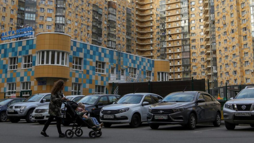 За право быть управляющей компанией в крупном жилом комплексе Советского района Казани борются три управдома