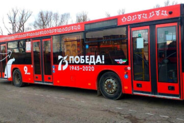 С новыми логотипами вышли автобусы по маршрутам: 33