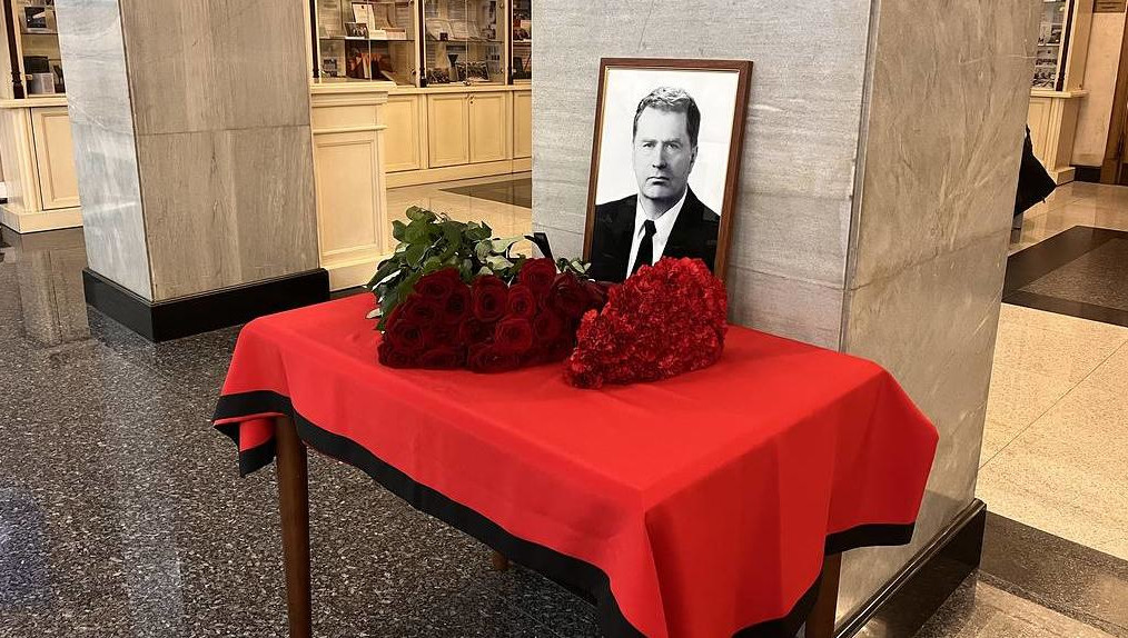 Церемония состоится на Новодевичьем кладбище.