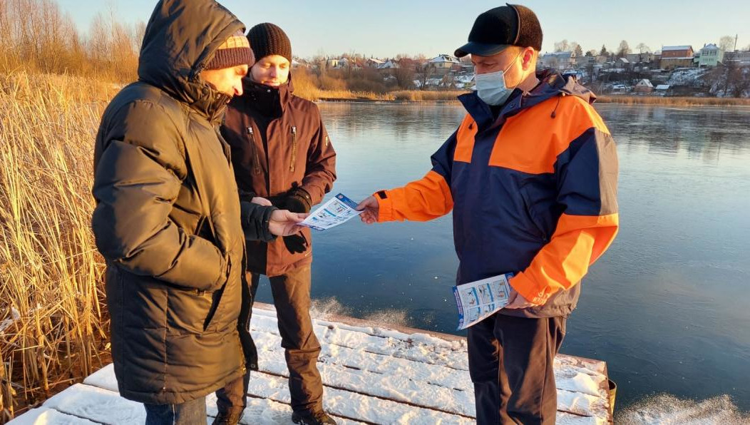 Инспекторы уделят большее внимание местам массового скопления рыбаков.