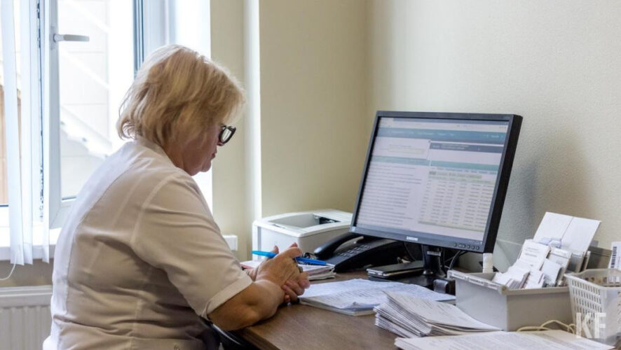 В целях безопасности из здания никого не выпускают.