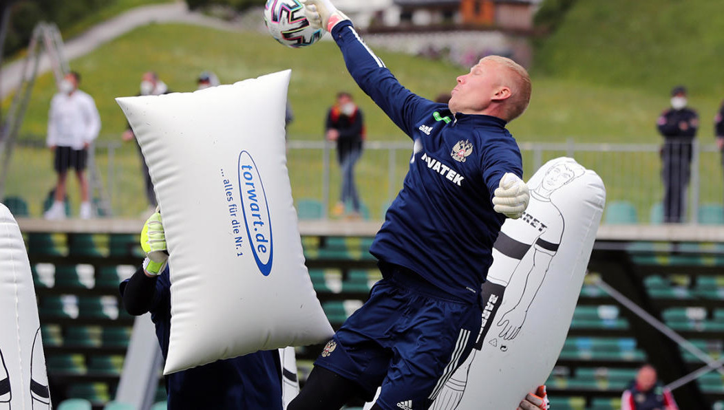 Главный тренер сборной России прокомментировал игру вратаря "Рубина".