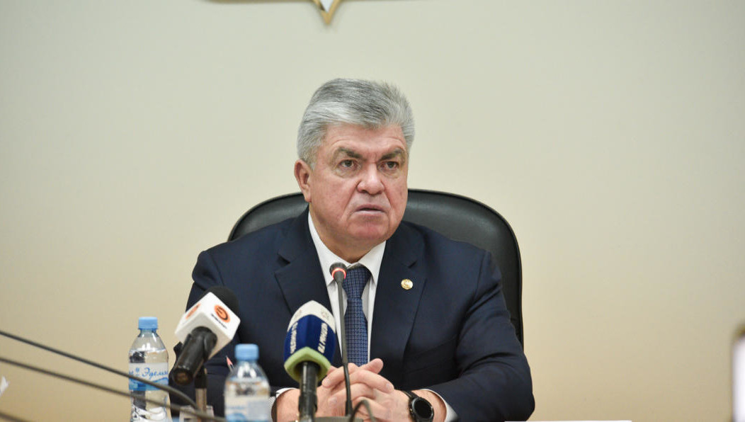 Градоначальник отметил хорошее расположение духа у военнослужащих.