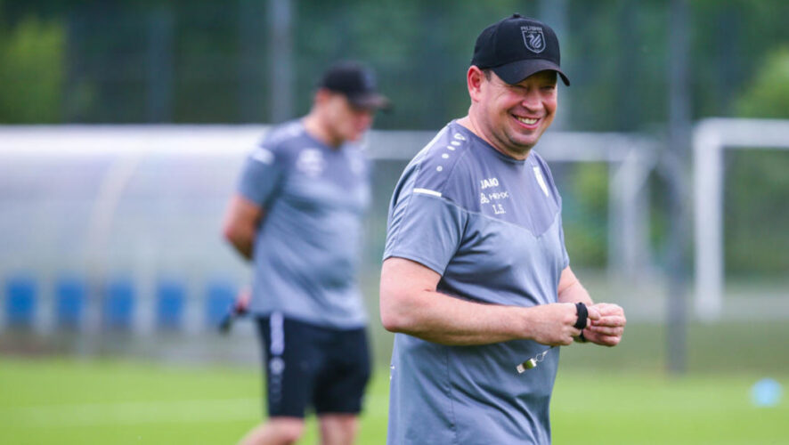 Главный тренер &laquo;Рубина&raquo; прокомментировал состояние поля на Центральном стадионе.