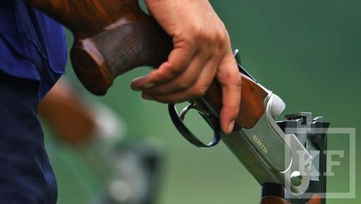 В Татарстане в селе Калейкино 60-летний мужчина выстрелил из охотничьего ружья в своего 25-летнего сына