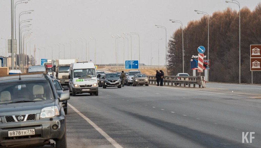 На площади 12 тысяч квадратных метров уложили покрытие из асфальтобетона.