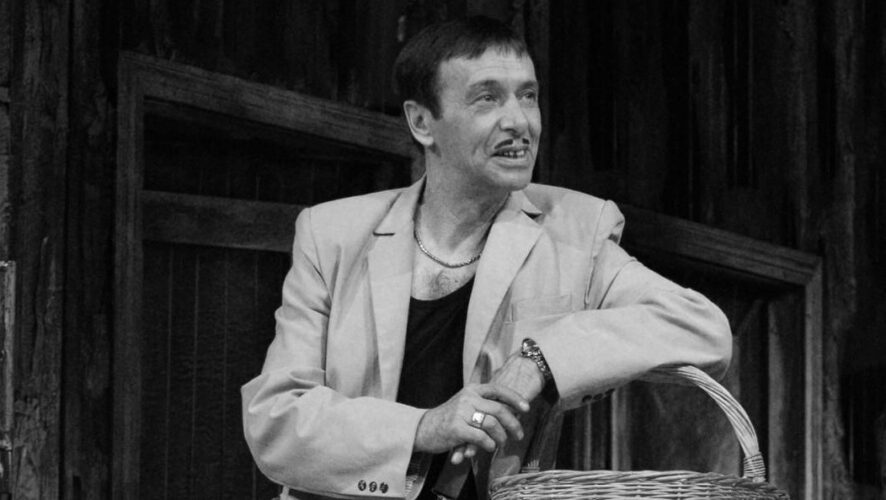 Актеру театра было 76 лет.
