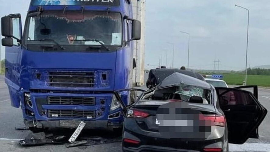 Водитель &laquo;Хендай&raquo; столкнулась с фурой под Заинском.