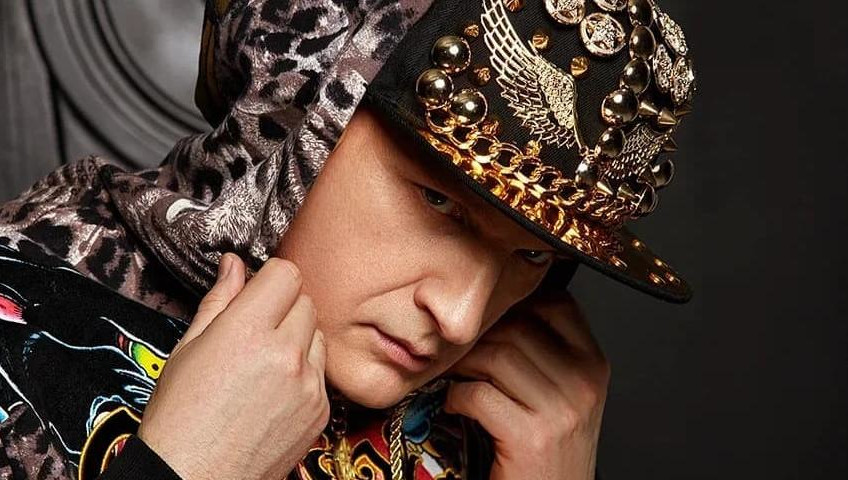 Поздравить жителей приедут Эльмира Калимуллина и группа &laquo;Кар-мэн&raquo;.