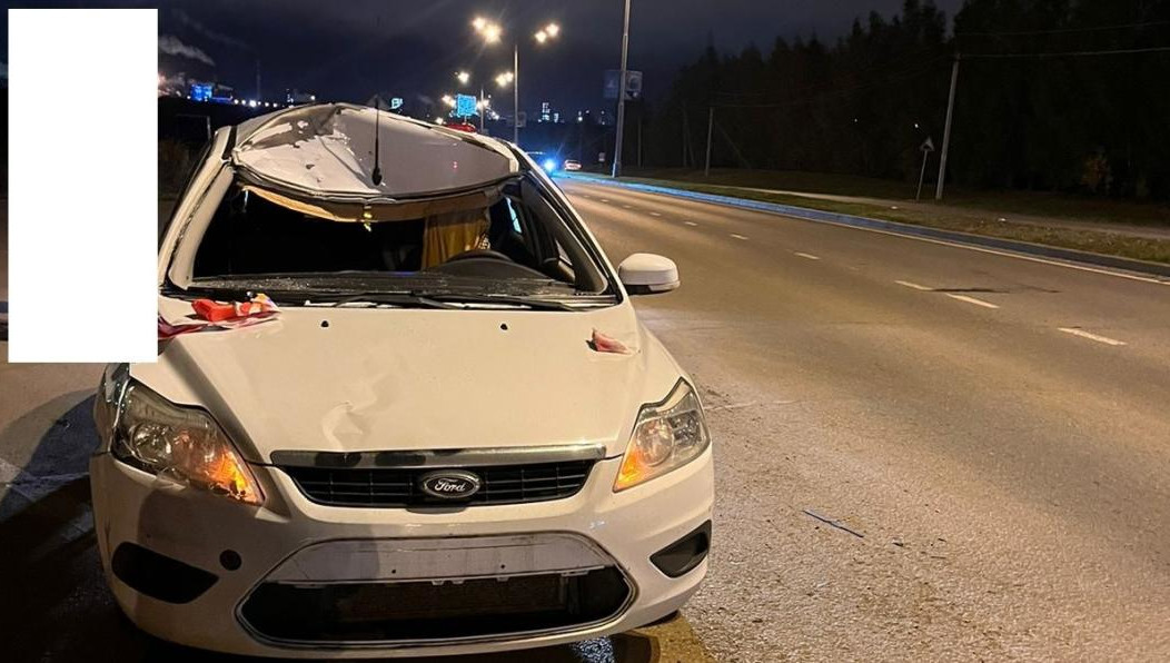 Иномарка получила серьезные повреждения.