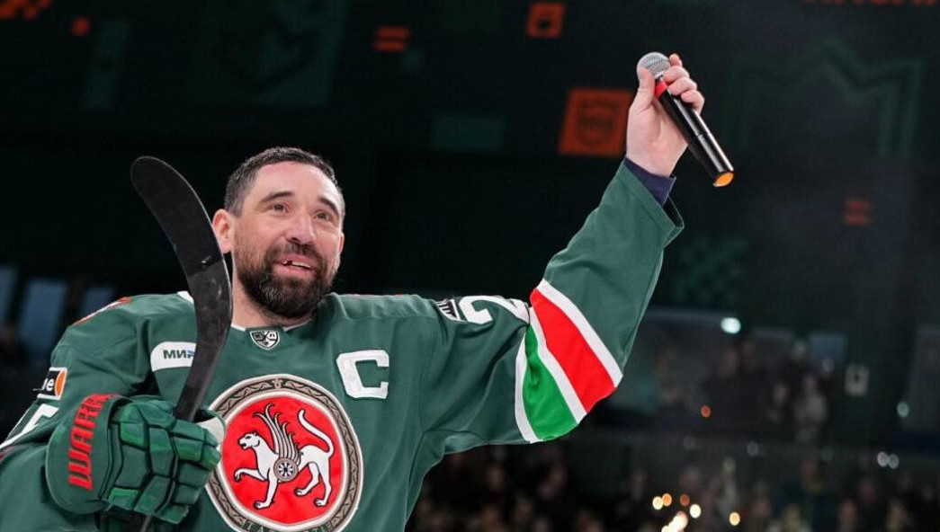 Спортсмен является трехкратным чемпионом мира