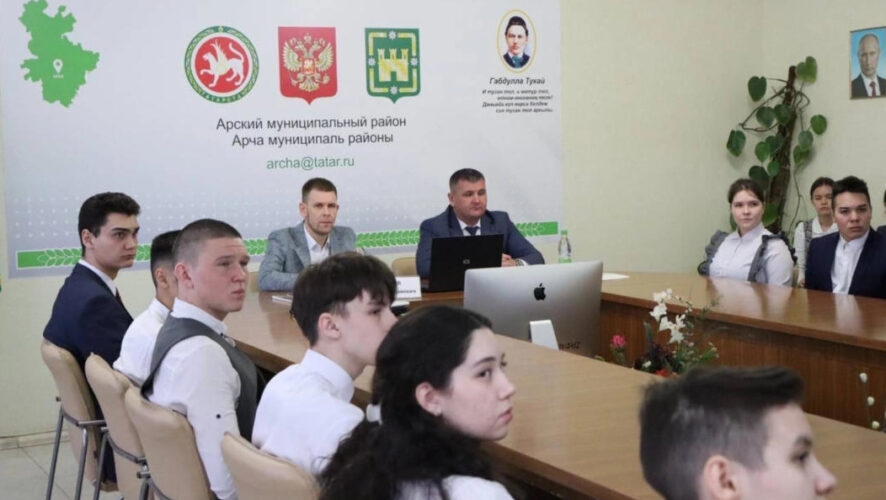 Лулаков подчеркнул важность создания молодежных центров