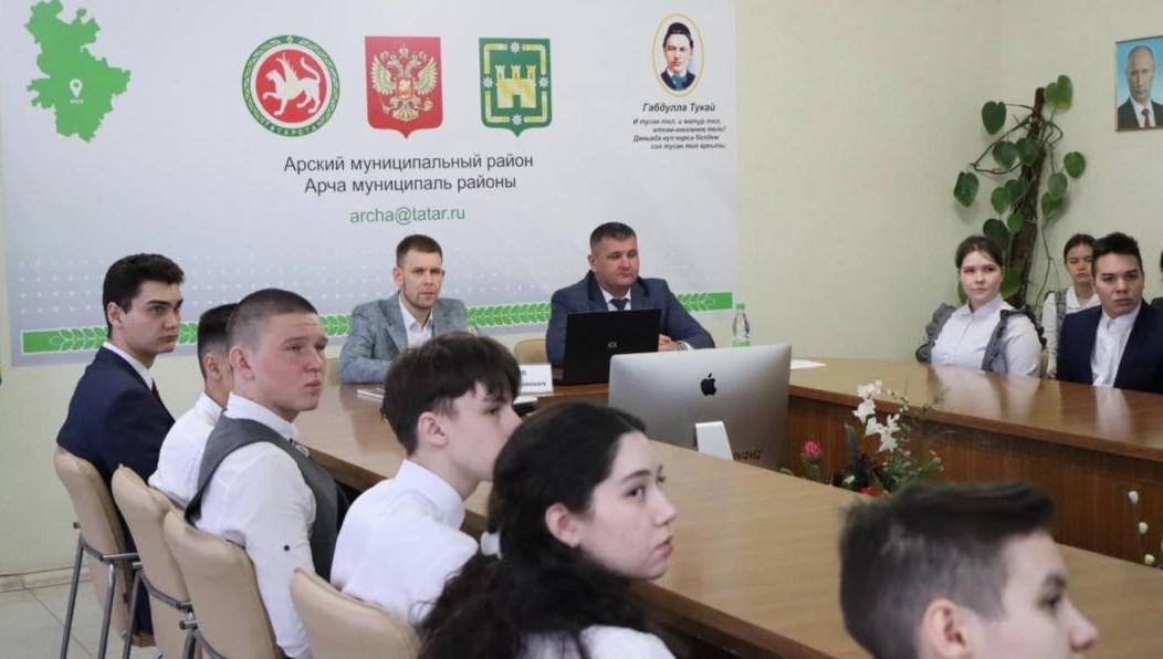 Лулаков подчеркнул важность создания молодежных центров