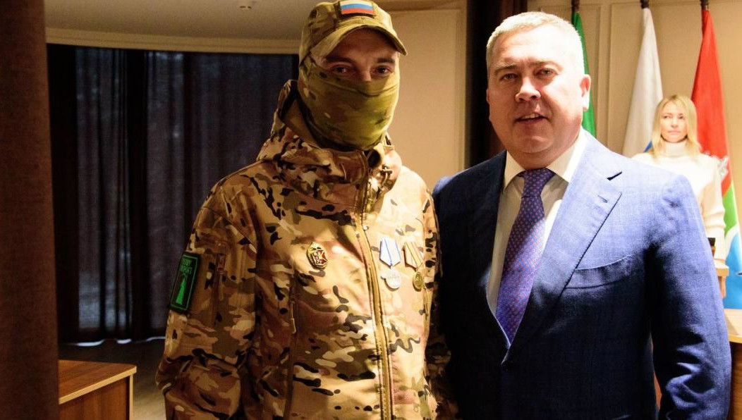 Бойцов наградили медалью «За отвагу».