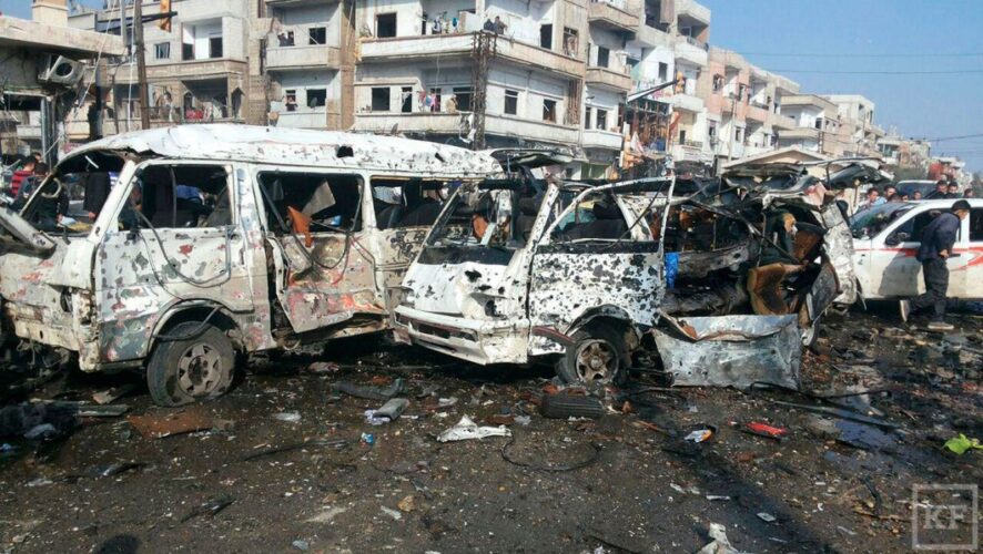 Два террориста-смертника взорвались в заминированных автомобилях в квартале аз-Захра в центре Хомса. Жертвами теракта стали 46 человек