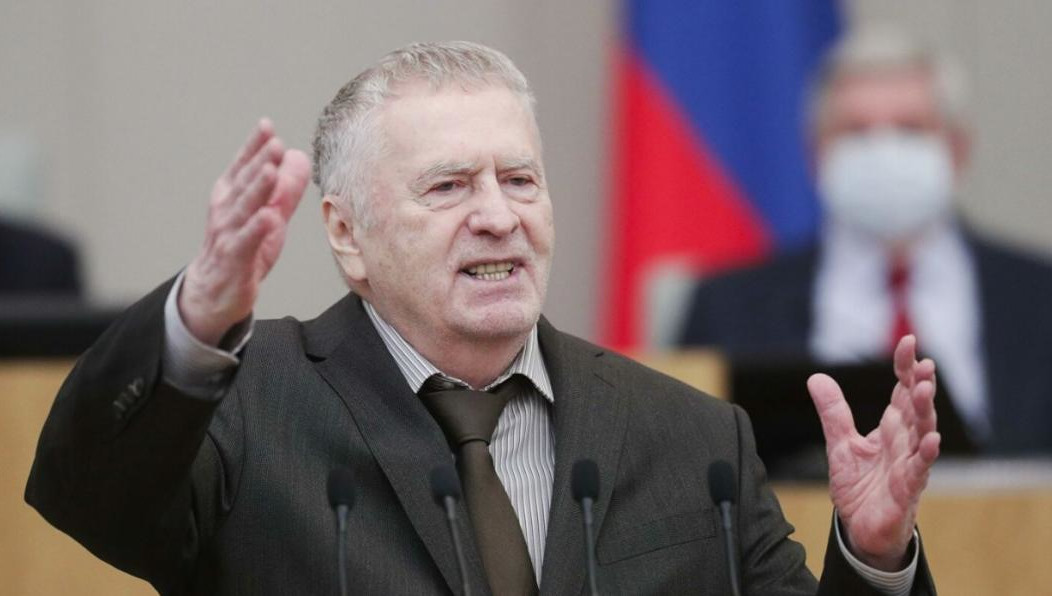 Помимо этого у Жириновского в намерениях поднятие МРОТ до 15 тысяч.