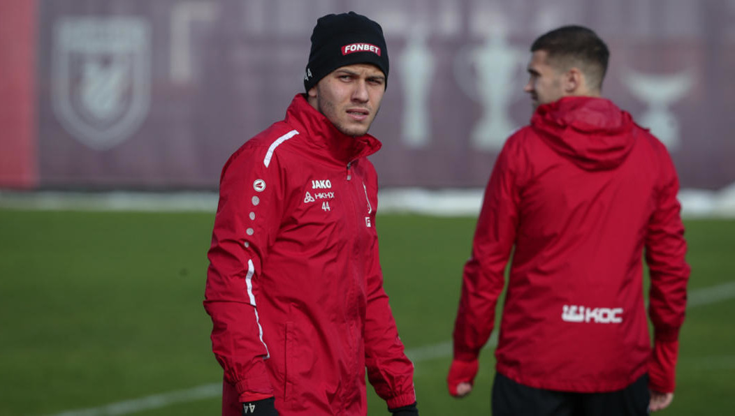 «Рубин» готовится защищать свое второе место в Первой лиге. В ближайшее воскресенье на «Ак Барс Арену» приедет крепкий клуб из Подмосковья. Спортивный обозреватель KazanFirst Артур Еникеев посмотрел