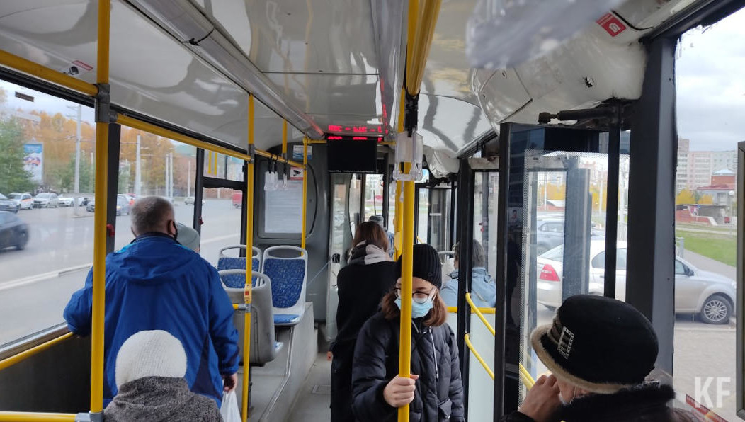 В нефтеграде пробуют решить проблему в работе общественного транспорта существующими ресурсами: на дороги выкатили больше троллейбусов. Однако пока оперативно попасть в городе из точки А в точку Б проблематично.