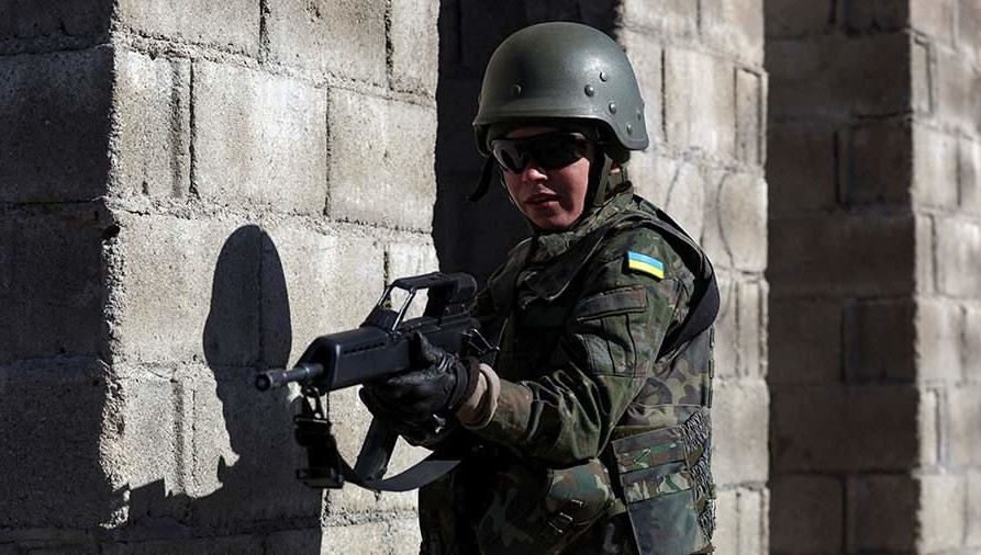 Служить женщины будут по контракту.