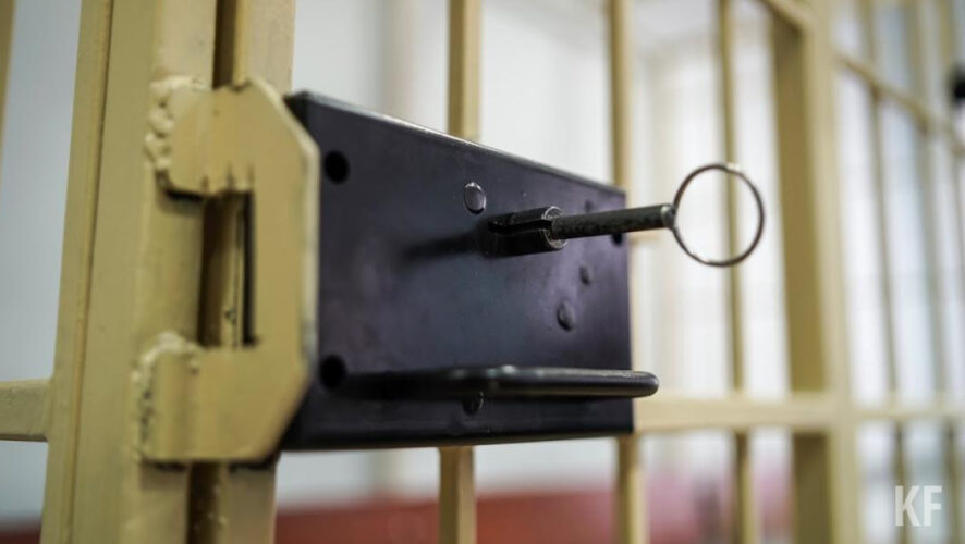 У парня обобрали телефон и беспроводные наушники.