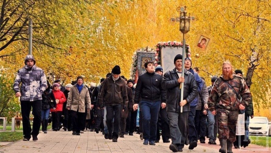 Завтра в 10 часов в Нижнекамске пройдет крестный ход в честь православного праздника Покрова Пресвятой Богородицы