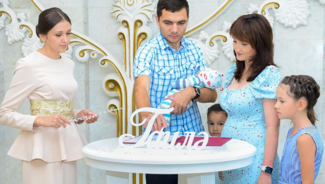 В семье Фахрисламовых родился сын Раян.