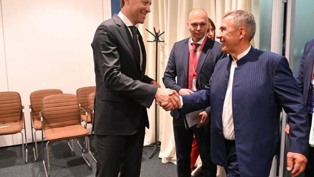 Стороны обсудили вопросы развития промышленного сектора республики.