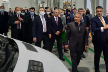 Президент Татарстана посетил предприятия в ОЭЗ «Алабуга».
