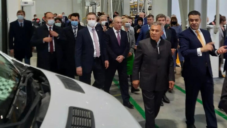 Президент Татарстана посетил предприятия в ОЭЗ &laquo;Алабуга&raquo;.