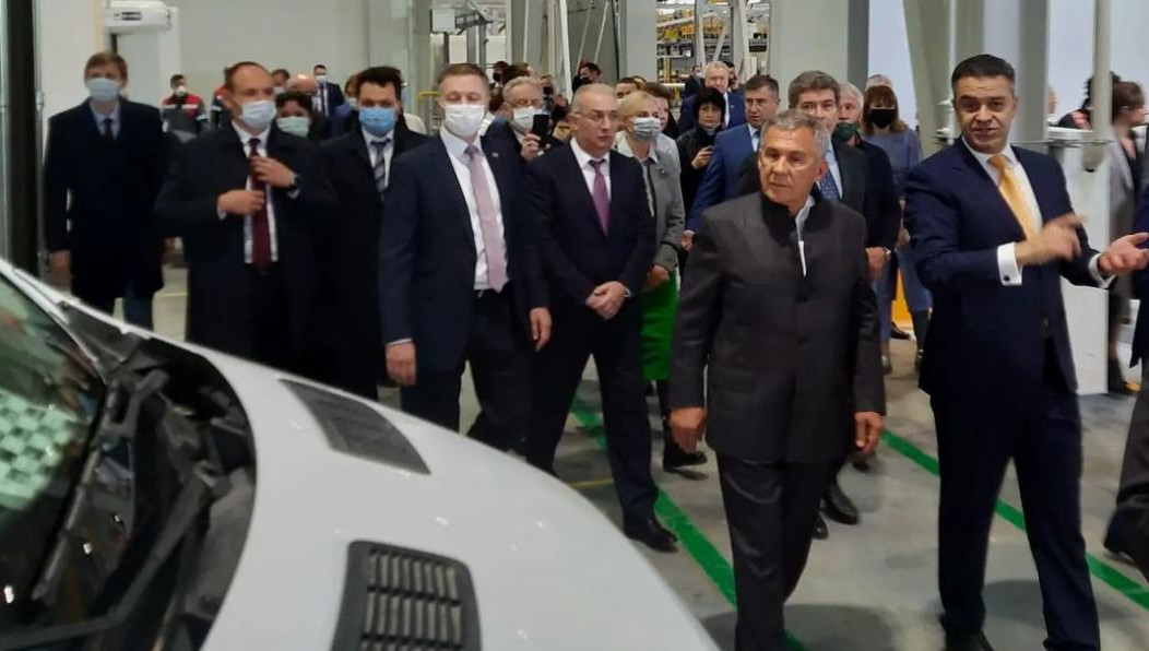 Президент Татарстана посетил предприятия в ОЭЗ «Алабуга».