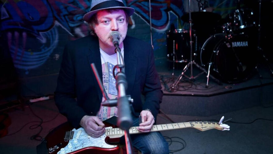 Артисту было 49 лет.