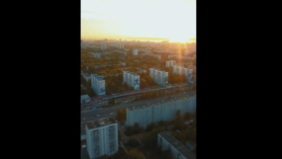 Марат Билялов воспроизвел гравюру Кацусики Хокусая.