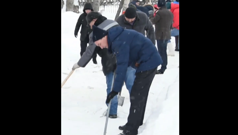 В городе готовятся к оттепели.