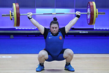 Тяжёлоатлетка Дарья Ахмерова подняла суммарно 246 кг.
