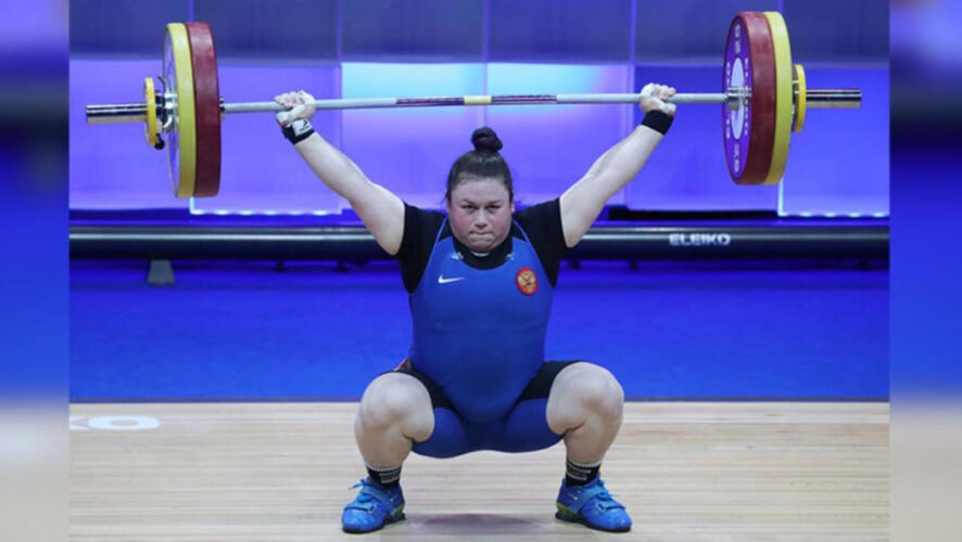Тяжёлоатлетка Дарья Ахмерова подняла суммарно 246 кг.