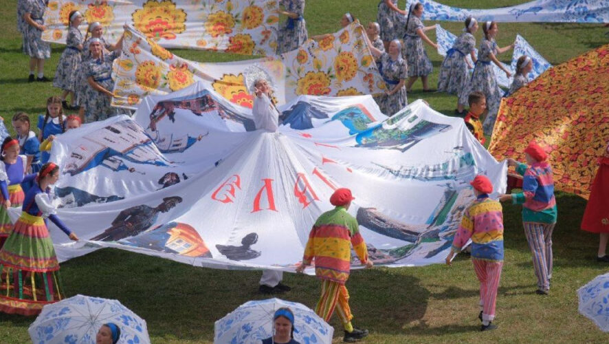 На фестиваль ремесленников съехались мастера со всего мира.