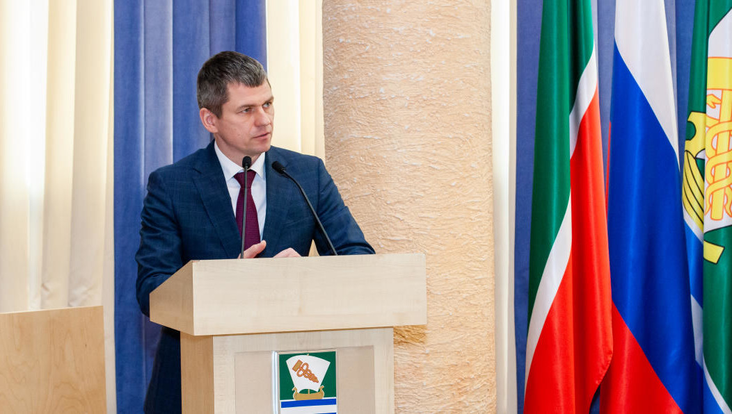 Владислав Виниченко имеет два высших образования.