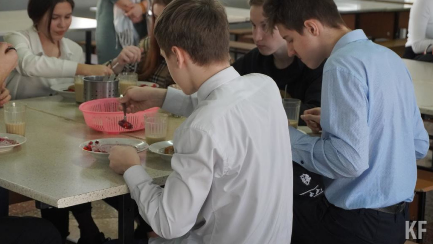 Для СМИ и блогеров автограда провели экскурсию по комбинату &laquo;Школьное питание&raquo;: показали уникальное для России оборудование