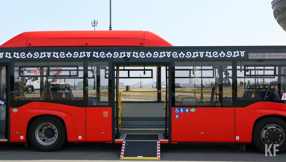 Наличных денег у ребят не оказалось.