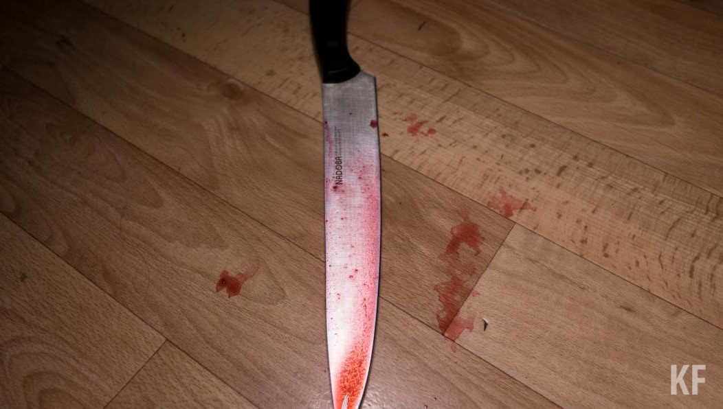 Женщина скончалась от ножевых ранений до приезда скорой помощи.