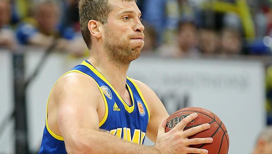 Казанцы хотят увеличить длину скамейки.