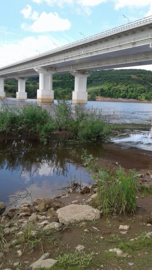 Под мостом через Вятку в Татарстане нашли тело утонувшего в мае мужчины