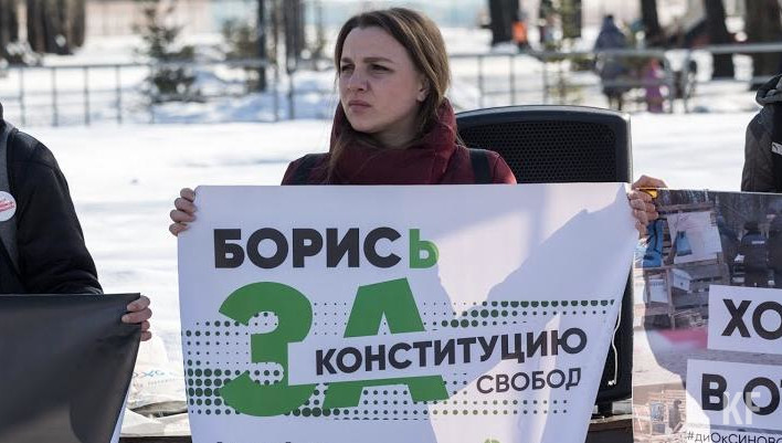 Татарстанские оппозиционеры собрались в парке Тинчурина почтить память Бориса Немцова и обсудить горячие темы политической повестки.