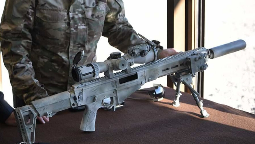 Оружие предназначено для поражения одиночных целей первым выстрелом на дальности до километра.